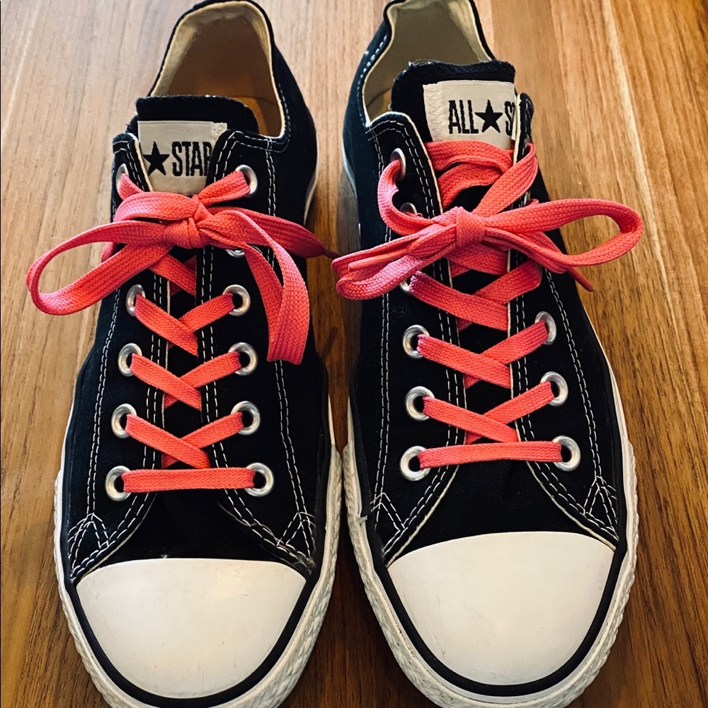 Converse Chuck Taylor AllStar Women’s 10 Men’s 8